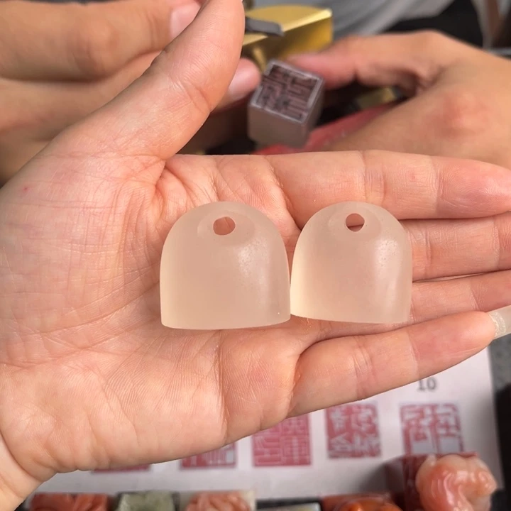 冰***潔印石寿山石现场纯手工制作工艺精美