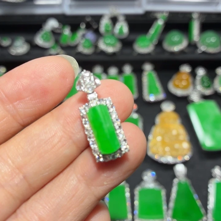 翡翠18K金镶嵌吊坠(不含链)翡翠