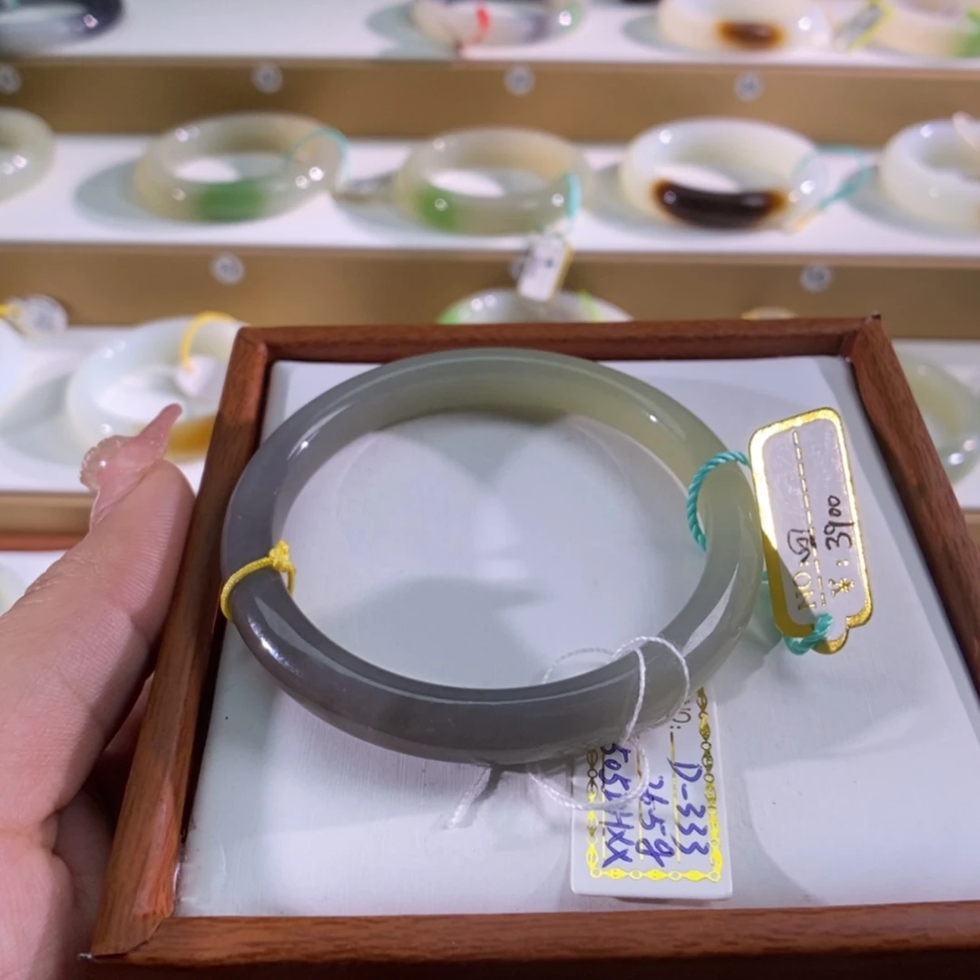 【闪购商品】和田玉手镯未镶嵌烟紫手镯