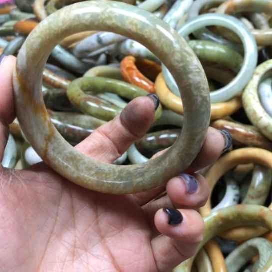 未镶嵌蛇纹石玉手镯你**方