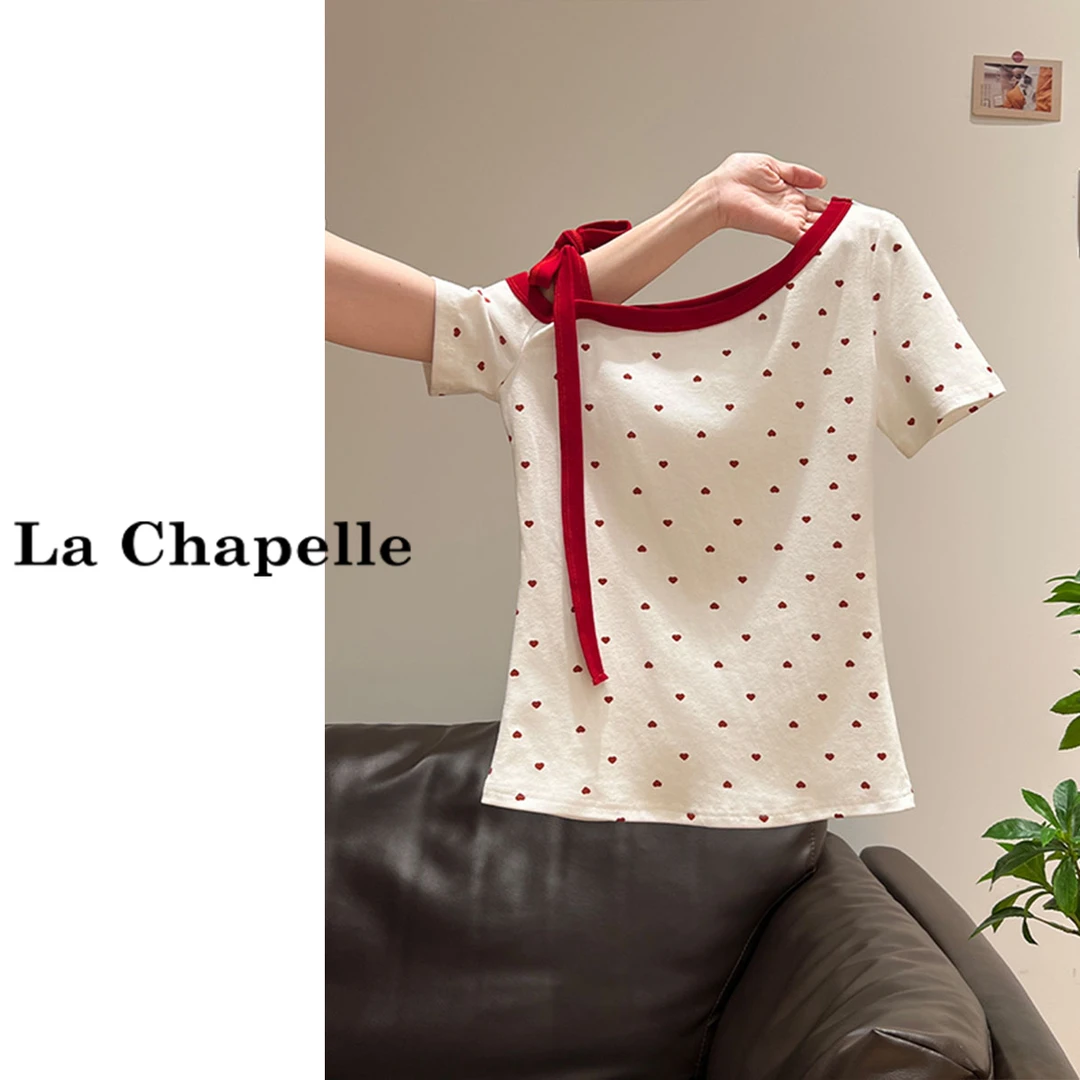 拉夏贝尔爱心印花斜肩短袖t恤女夏季新款绑带设计感修身露肩上衣