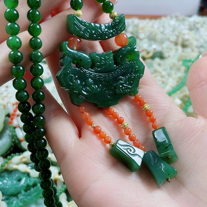 颈饰未镶嵌和田玉