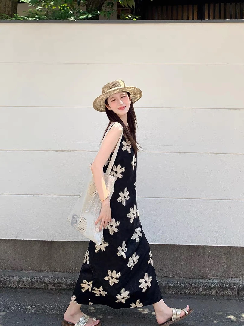 【春晓语蝶】吊带裙女松弛气质显瘦夏季度假绝美连衣裙