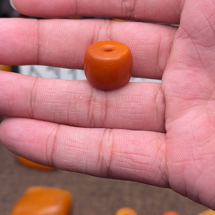 点***爸琥珀未镶嵌裸石蜜蜡墩子