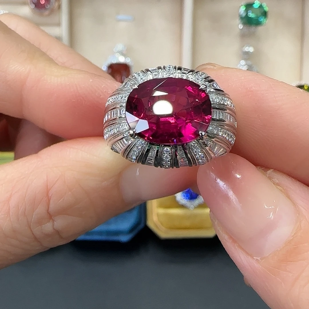 18K金镶嵌碧玺戒指5.35ct