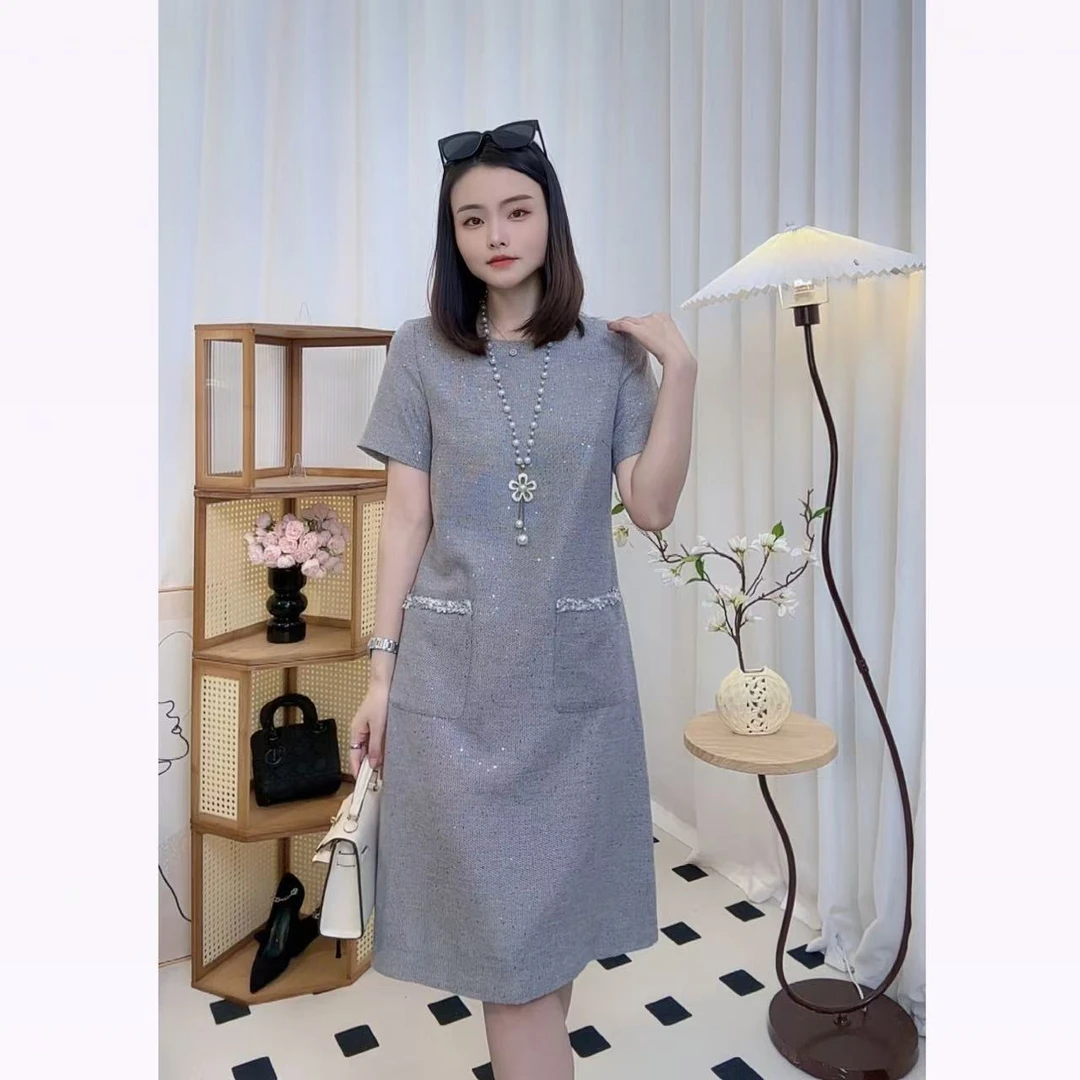 “一闪一闪亮晶晶”夏季薄款轻奢小香风口袋中长款显瘦连衣裙