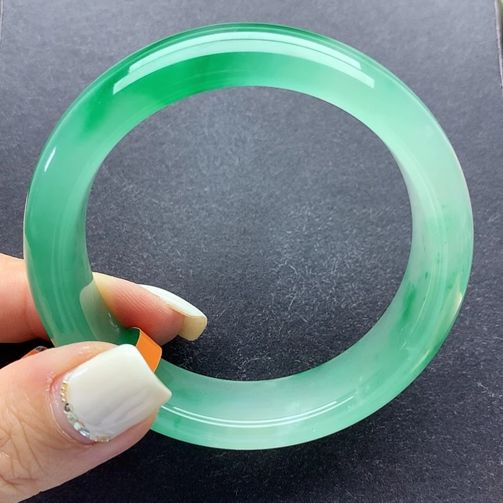 石英质玉未镶嵌手镯