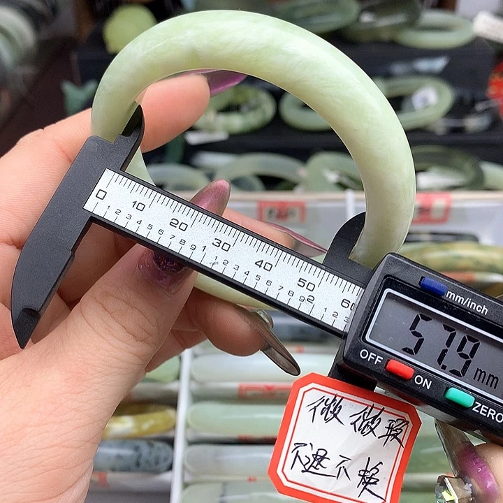 蛇纹石玉手镯未镶嵌843