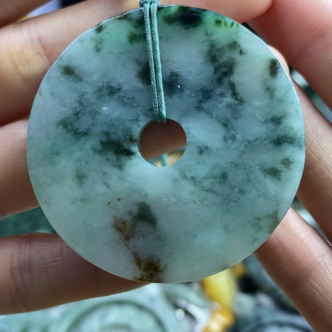翡翠颈饰未镶嵌吊坠