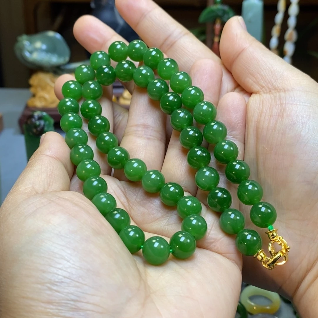 吉***波和田玉未镶嵌颈饰