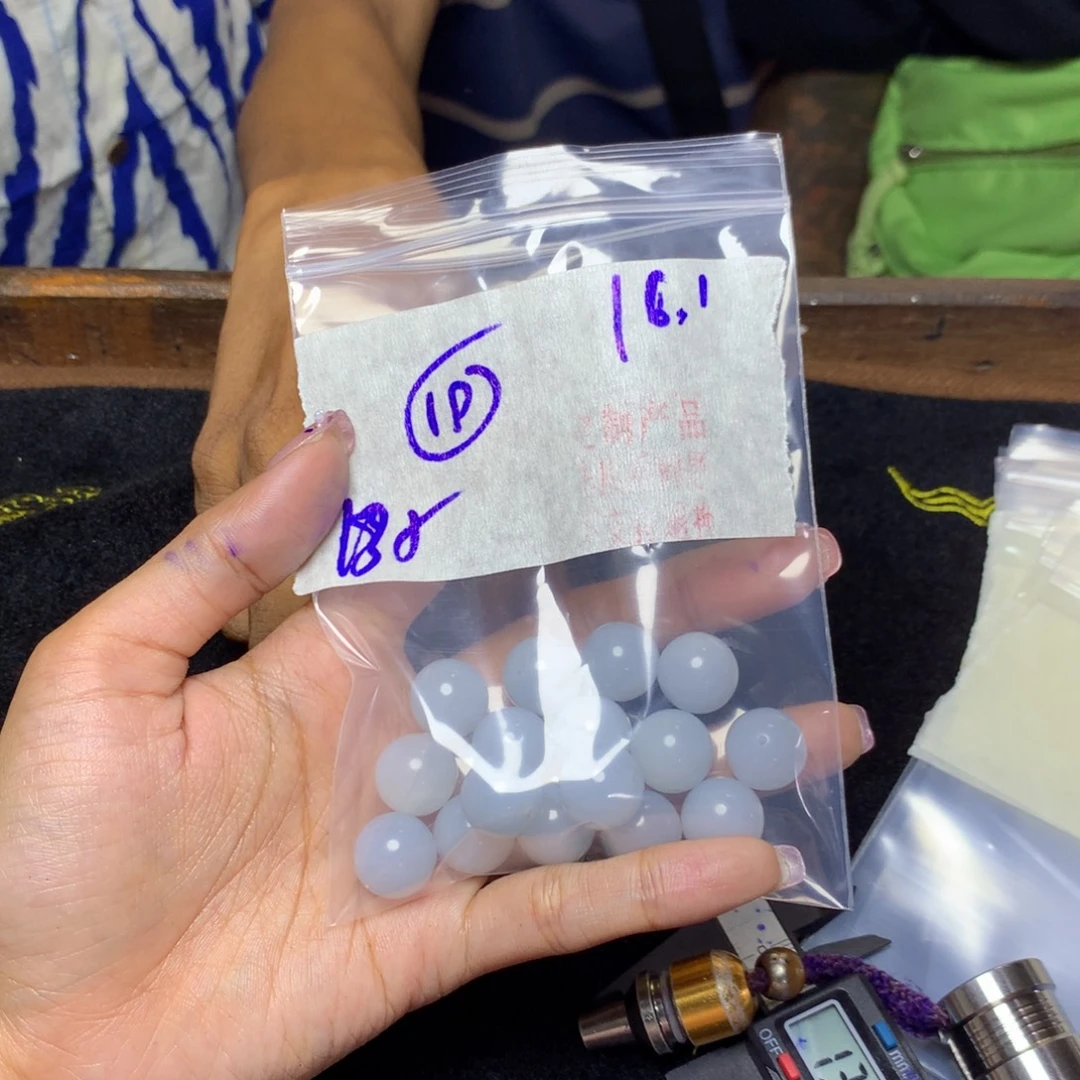 定制翡翠未镶嵌天然缅甸翡翠多样性