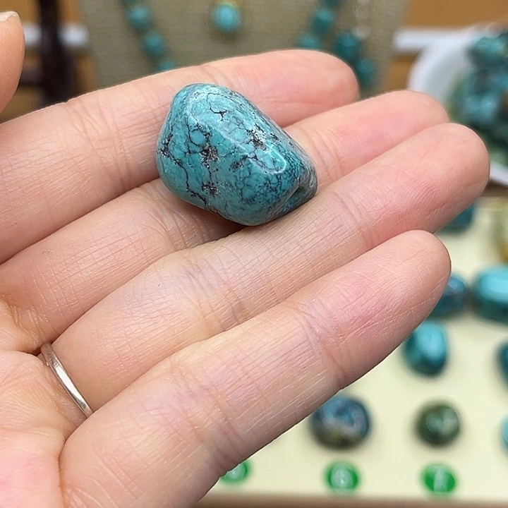 绿松石未镶嵌颈饰