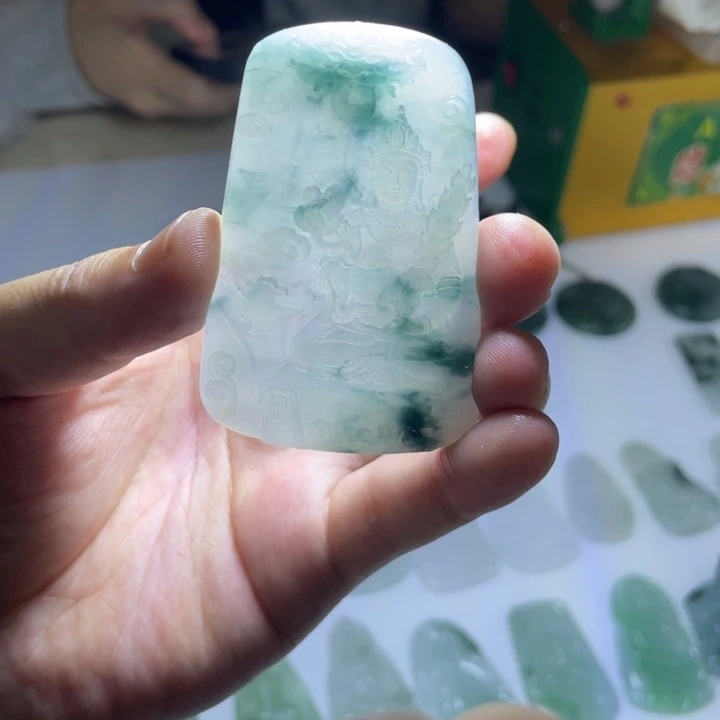 定制翡翠未镶嵌不拍