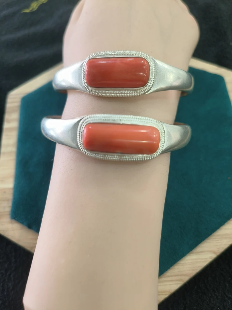 足银手镯 民族纯银真宝石手镯