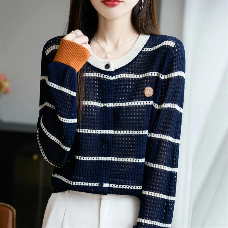 时尚品牌女装春秋条纹镂空针织衫时尚长袖开衫女宽松圆领外套女