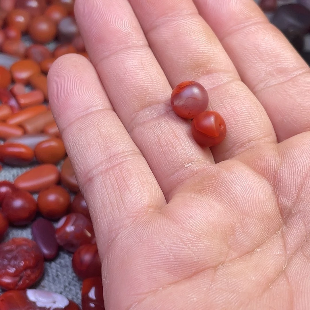 怀****南红玛瑙未镶嵌珠子