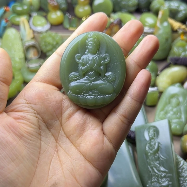 大***吖岫岩老玉（透闪石质玉）未镶嵌挂件