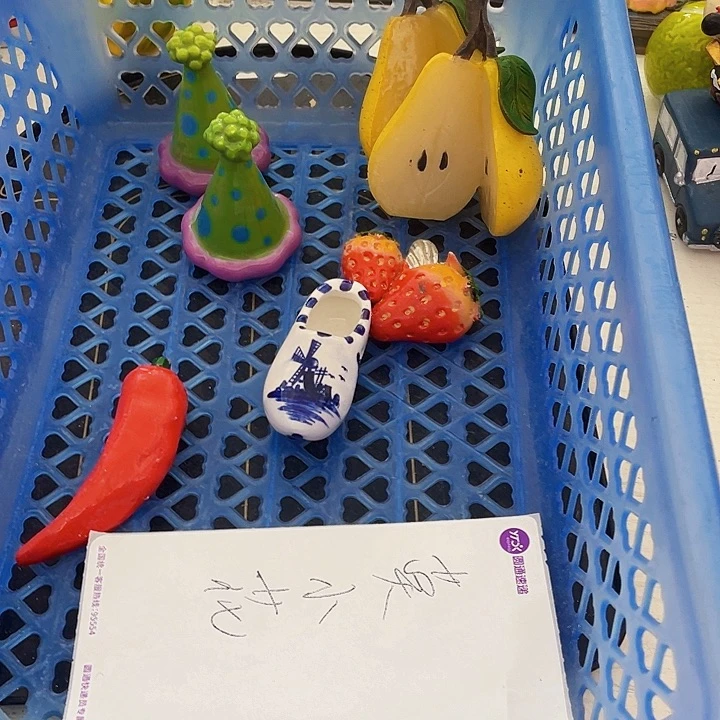 莫***花有机玻璃微瑕。