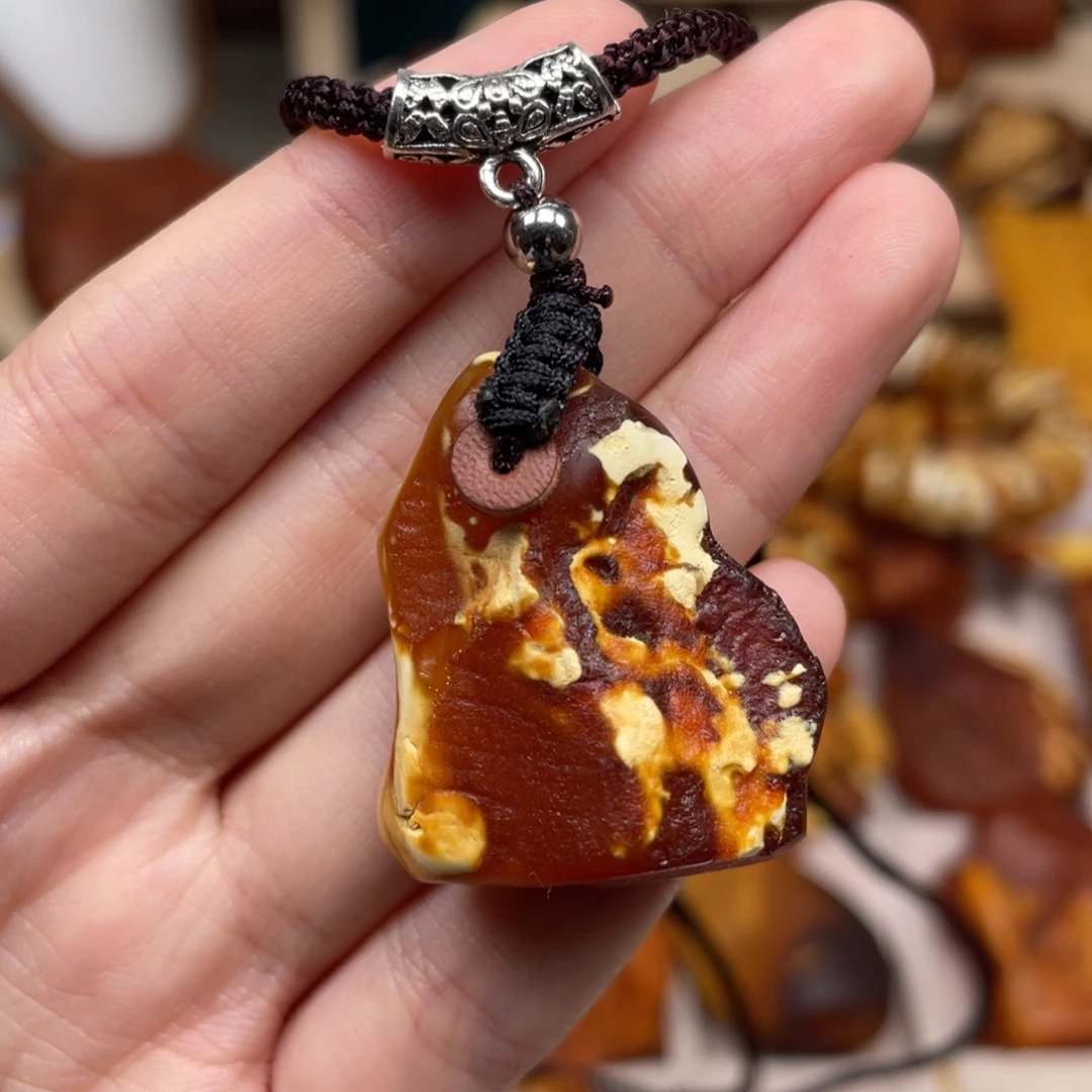 未镶嵌琥珀珠宝奇石