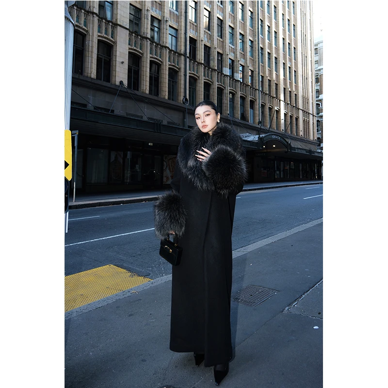 6.7%牦牛绒+93.3%羊毛+貉子毛领黑色毛呢外套