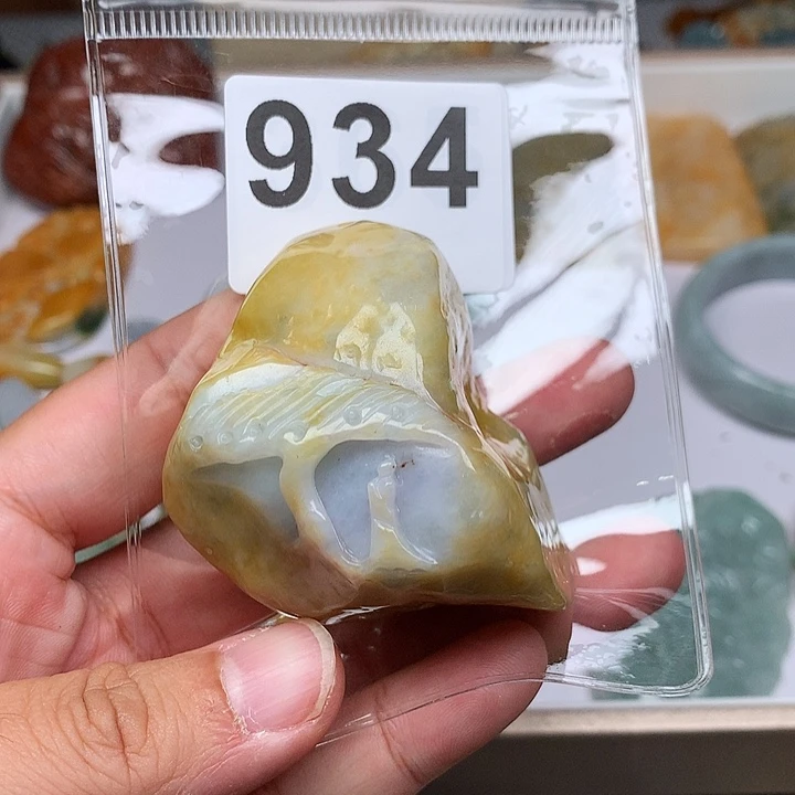 翡翠未镶嵌颈饰热**动翡翠