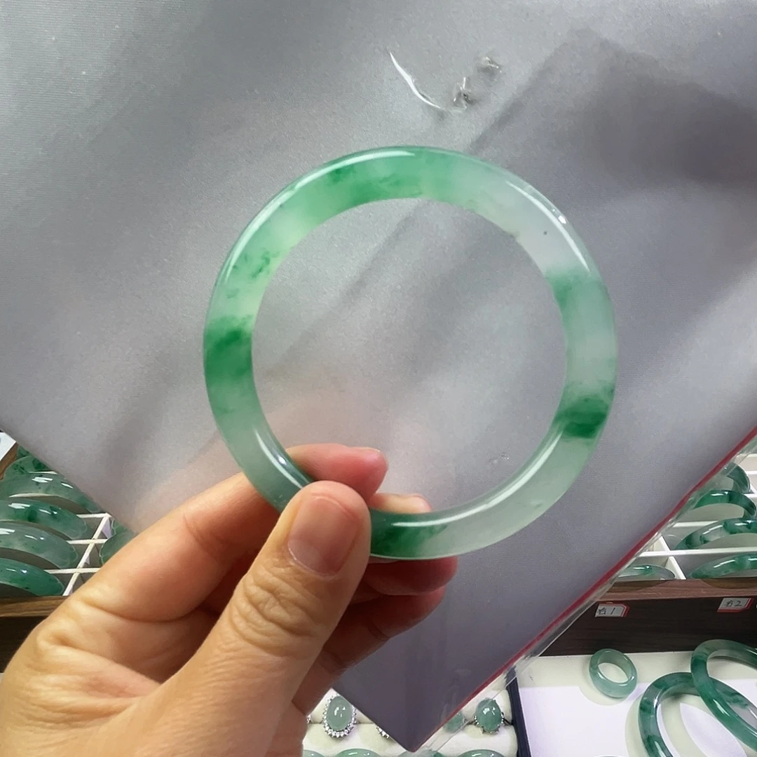 石英岩玉未镶嵌手镯56.6