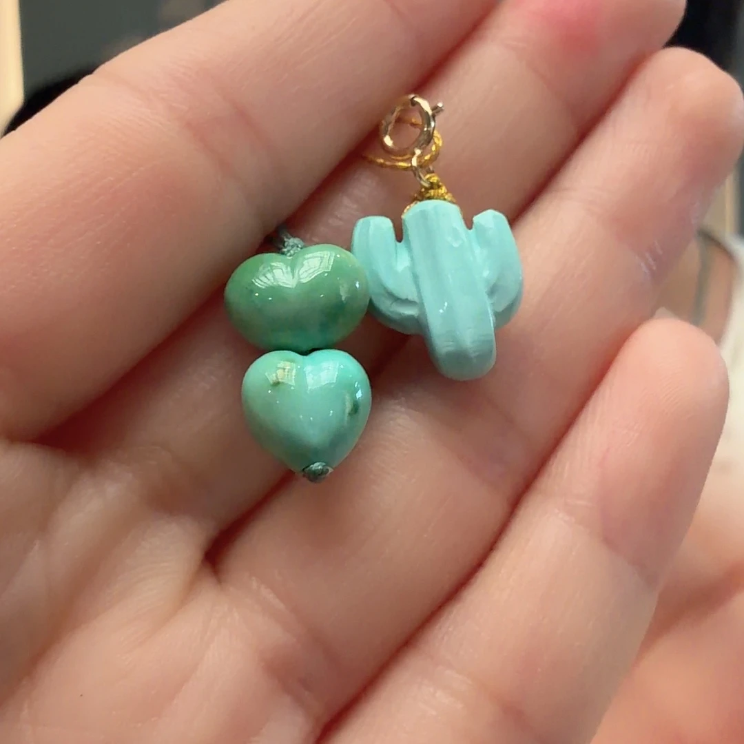 绿松石未镶嵌颈饰