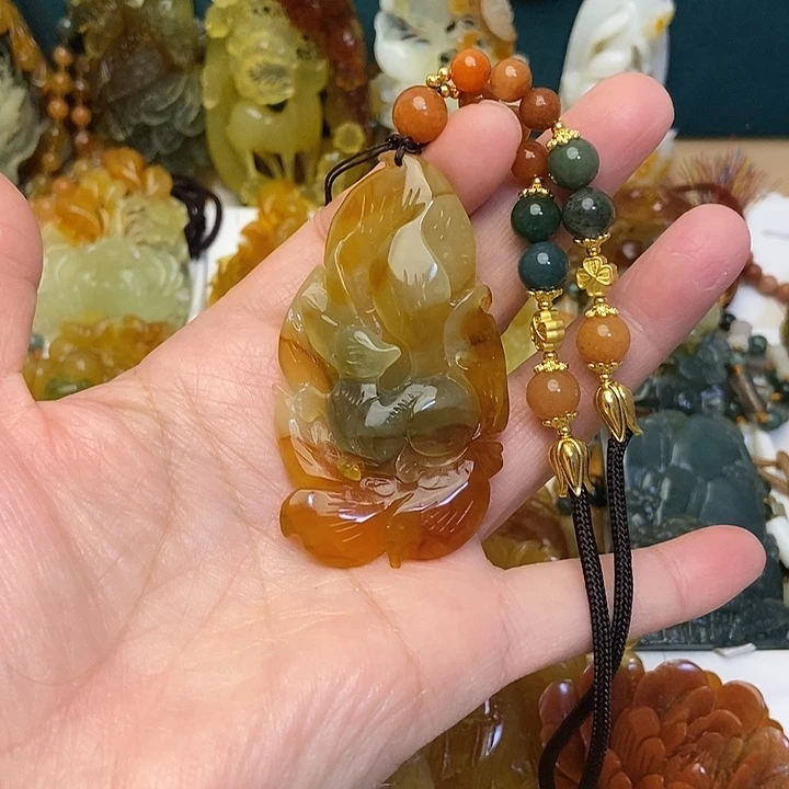 蛇纹石玉未镶嵌吊坠(赠链)