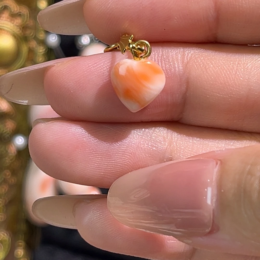 韩***顺无非金属爱心的吊坠