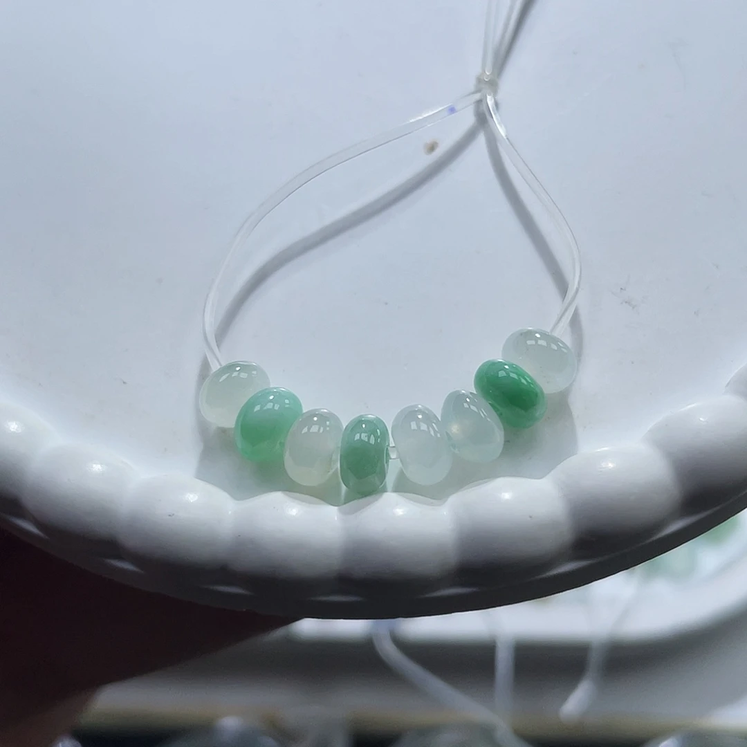 翡翠未镶嵌手链卡6+