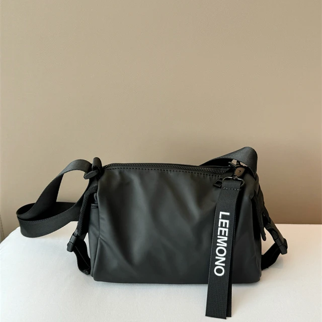 小众新款斜挎包中性风小黑包防水百搭小包包休闲潮酷运动风男女