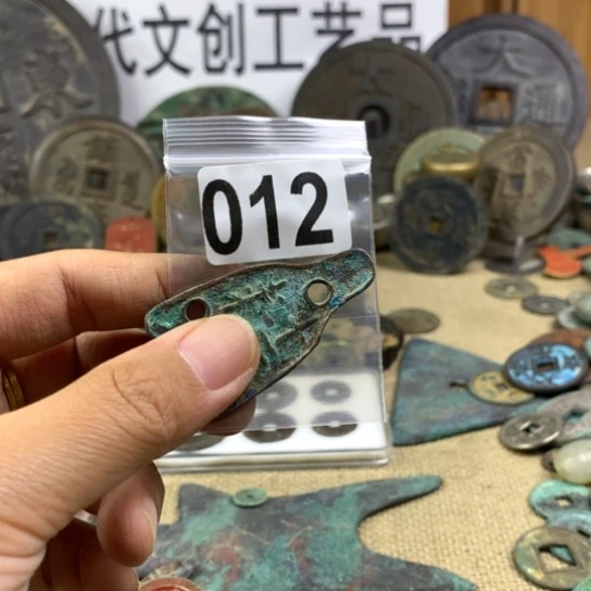 健***，铜现代文创工艺品