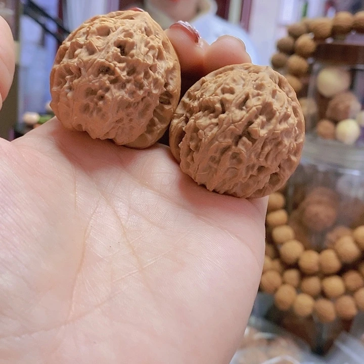 【闪购商品】文玩核桃把件39.5白狮子原装