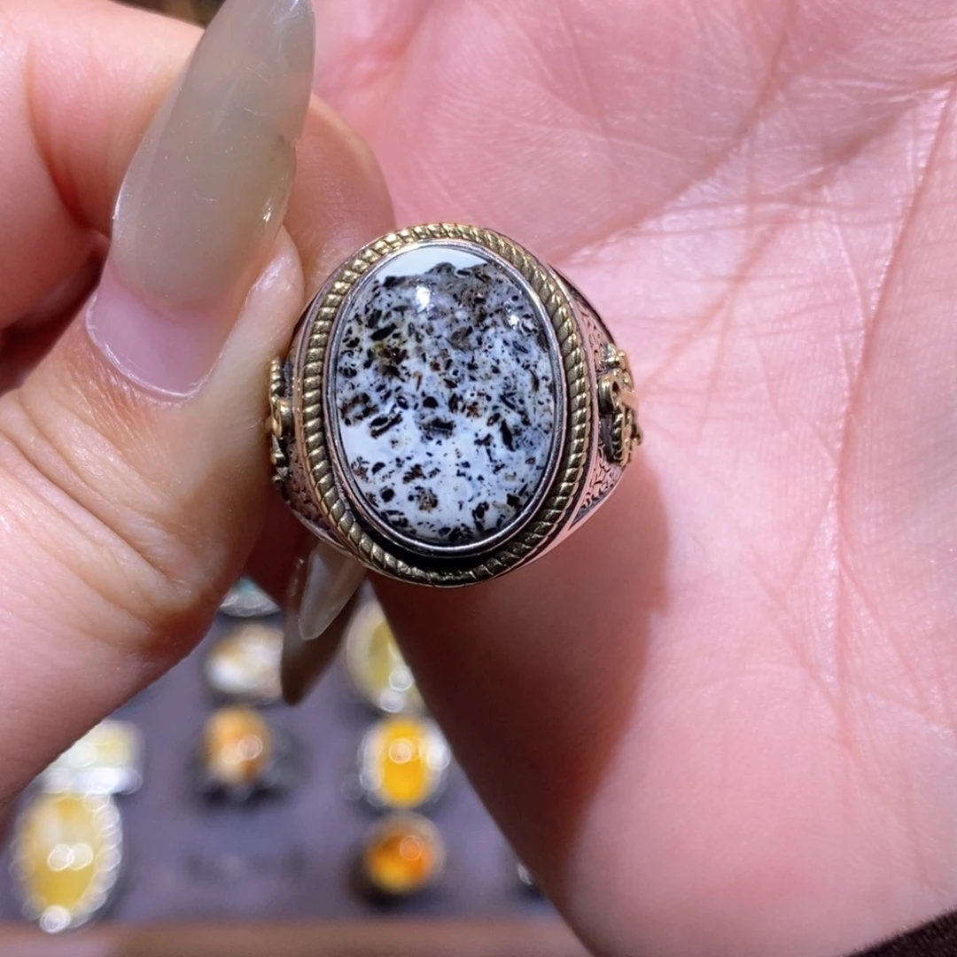 琥珀戒指银S925镶嵌L****看戒指