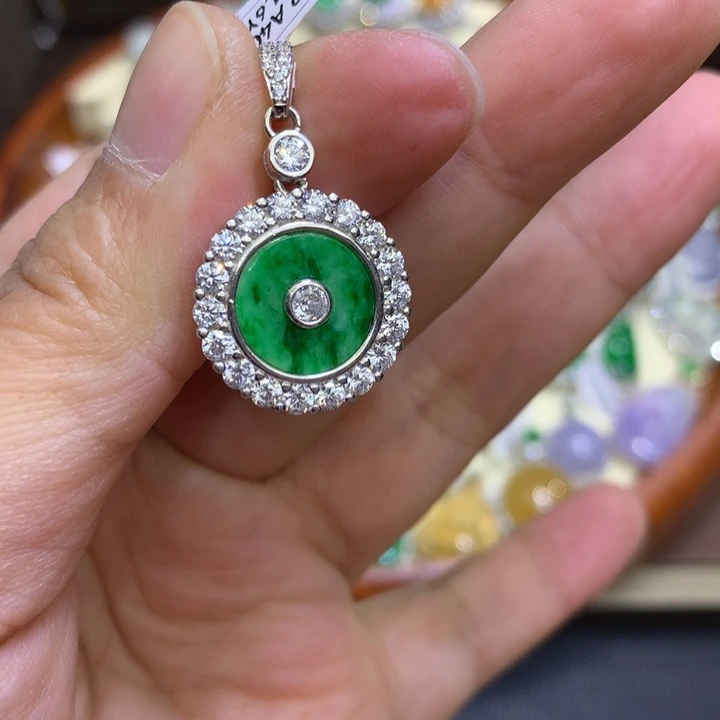 翡翠颈饰银S925镶嵌翡翠吊坠