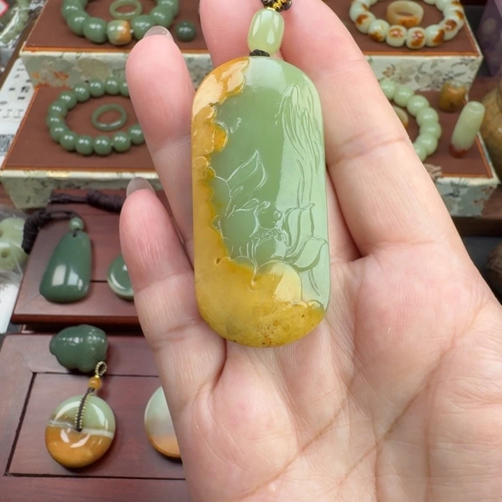 ️***·颈饰未镶嵌岫岩河磨玉（透闪石质玉）