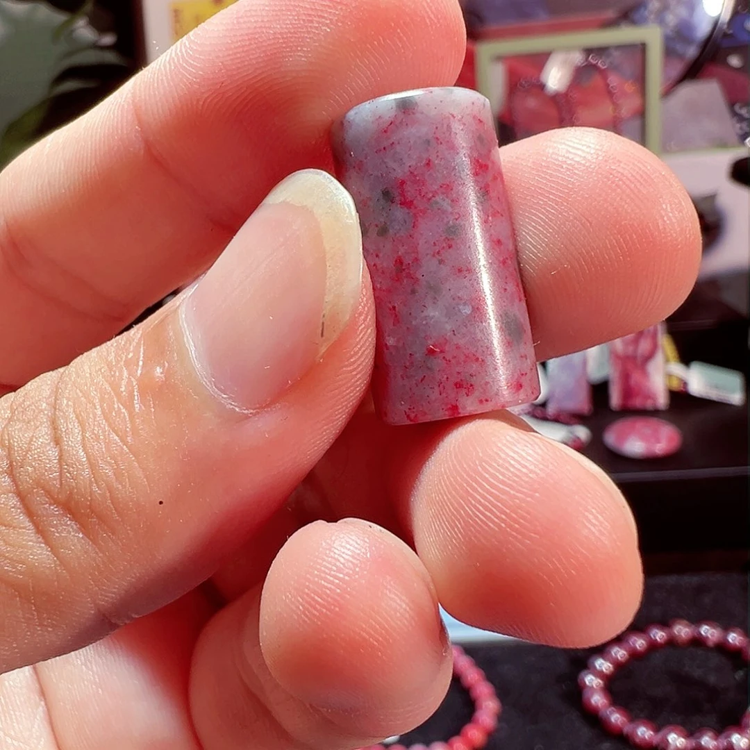 天然辰砂天然朱砂质地细腻