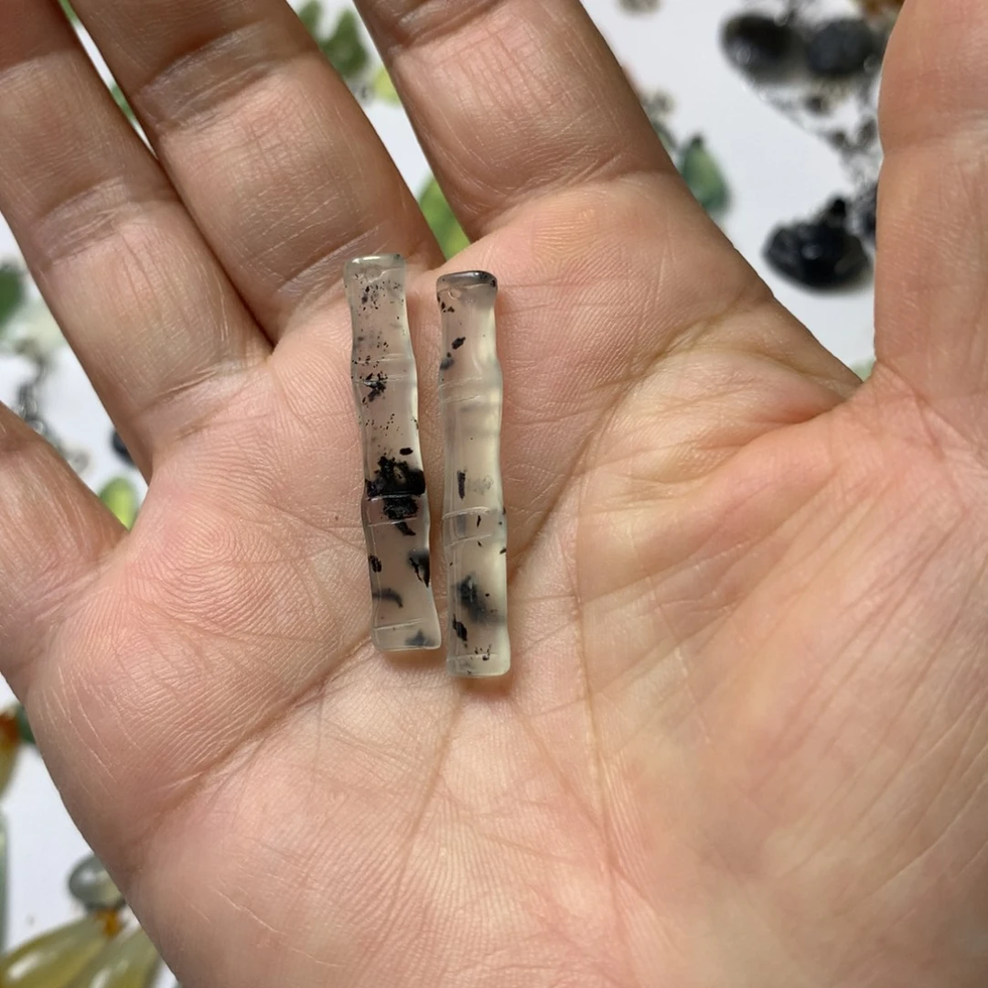 山***木蛇纹石玉未镶嵌耳环