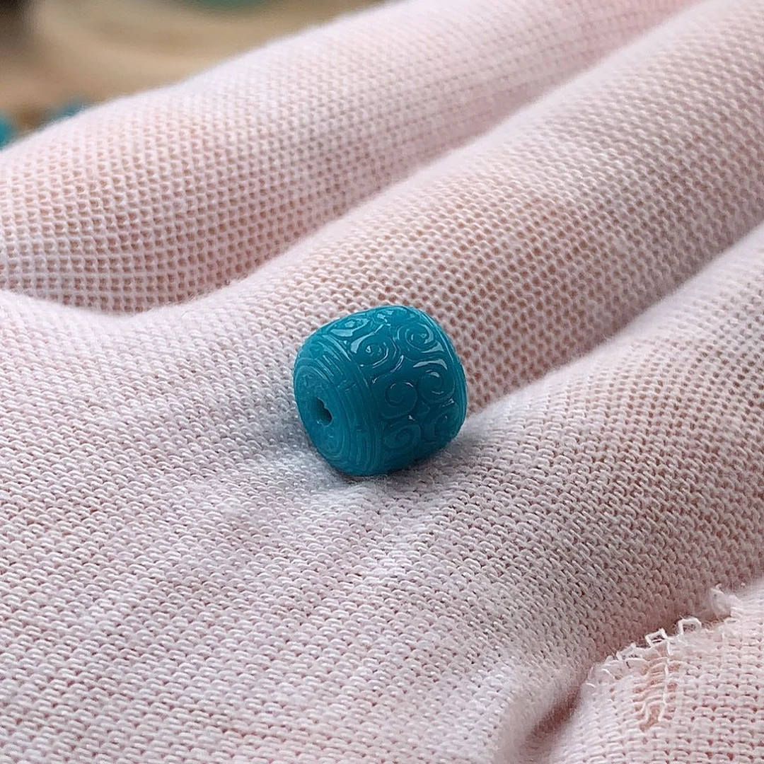 绿松石未镶嵌颈饰