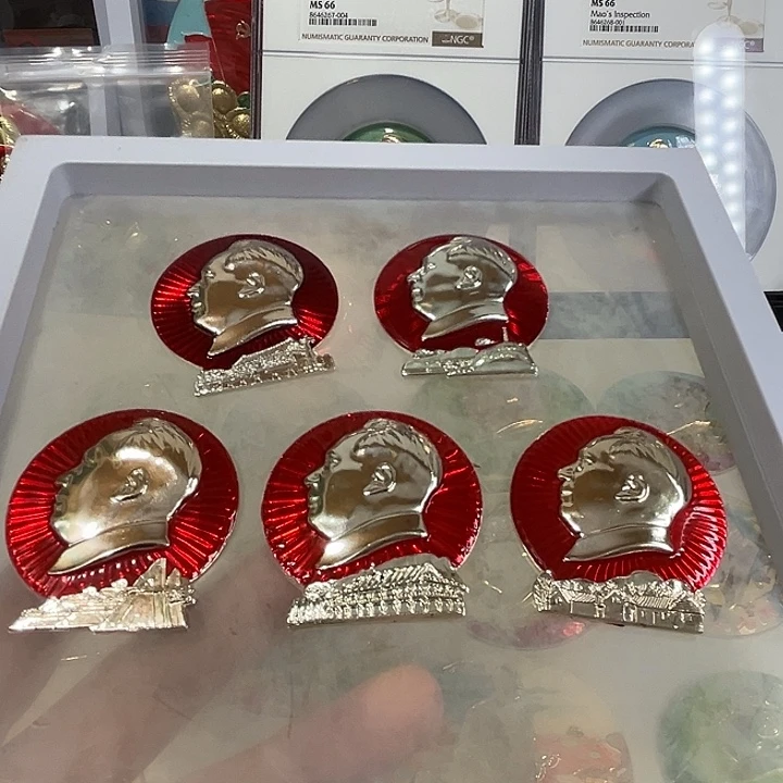阿***别其他普通金属纪念章