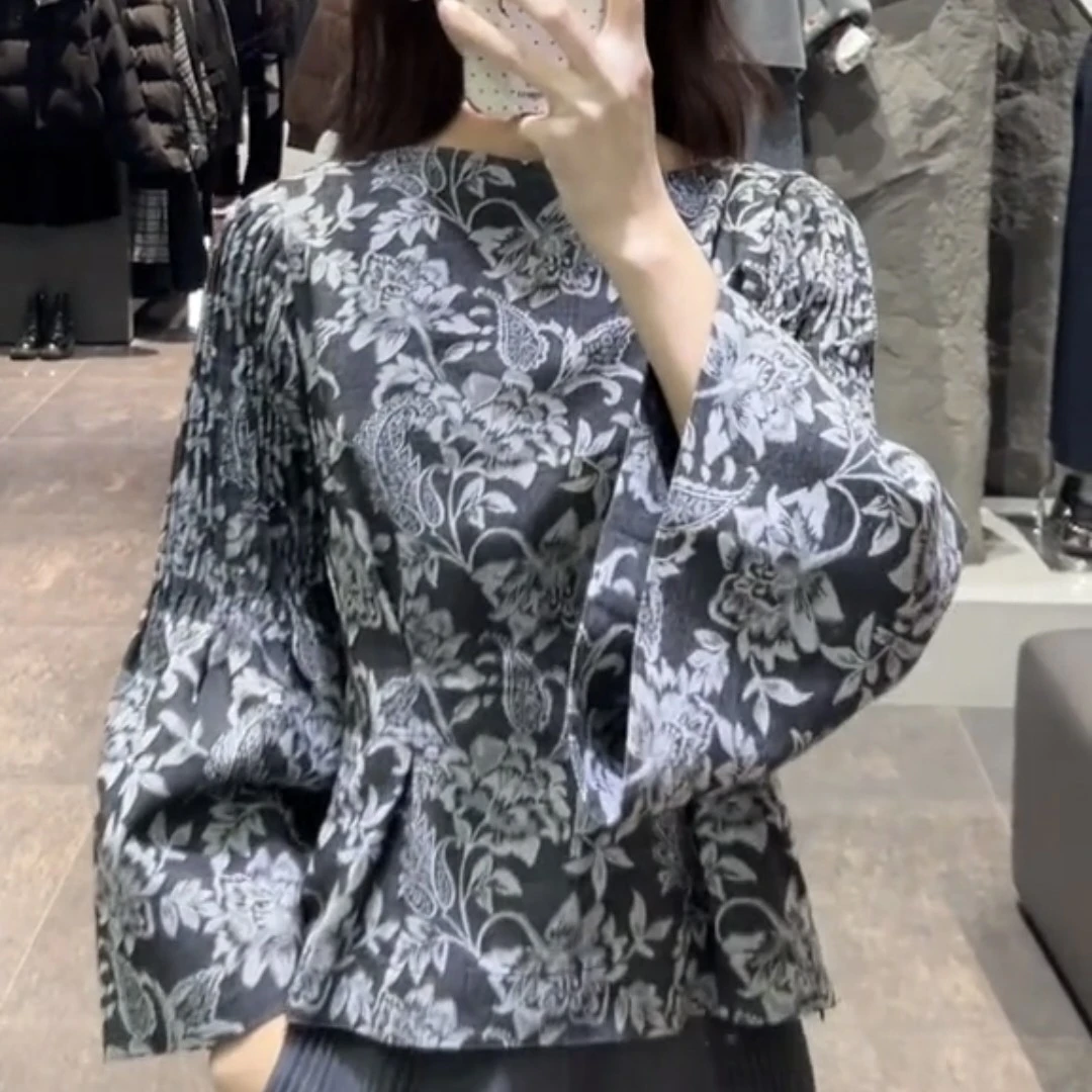 圣迪奥女静奢风印花复古时尚设计感宽松休闲上衣S233Z0566