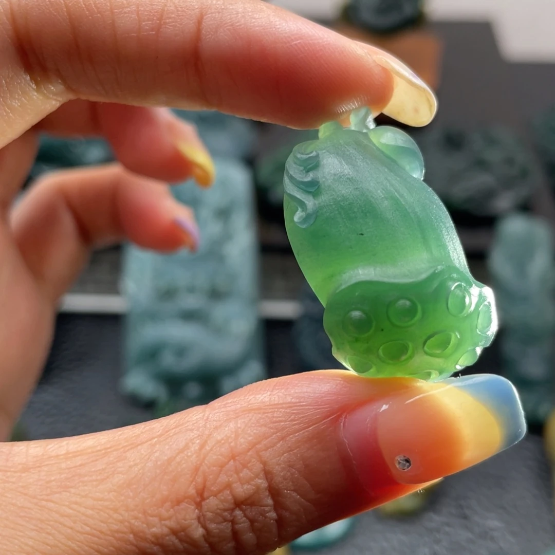 定制翡翠未镶嵌龙王翡翠