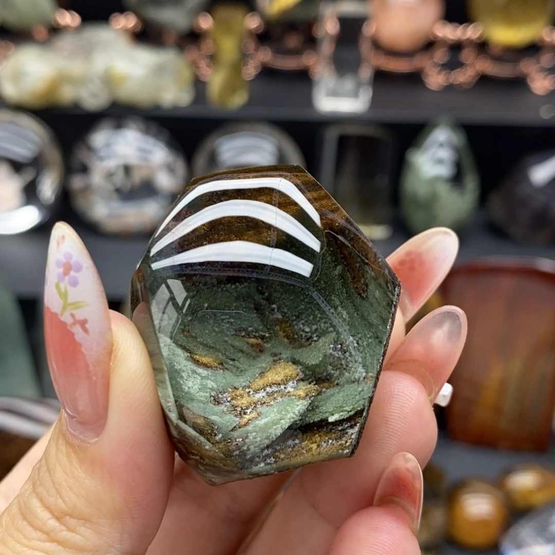 彩****水晶未镶嵌珠宝半成品