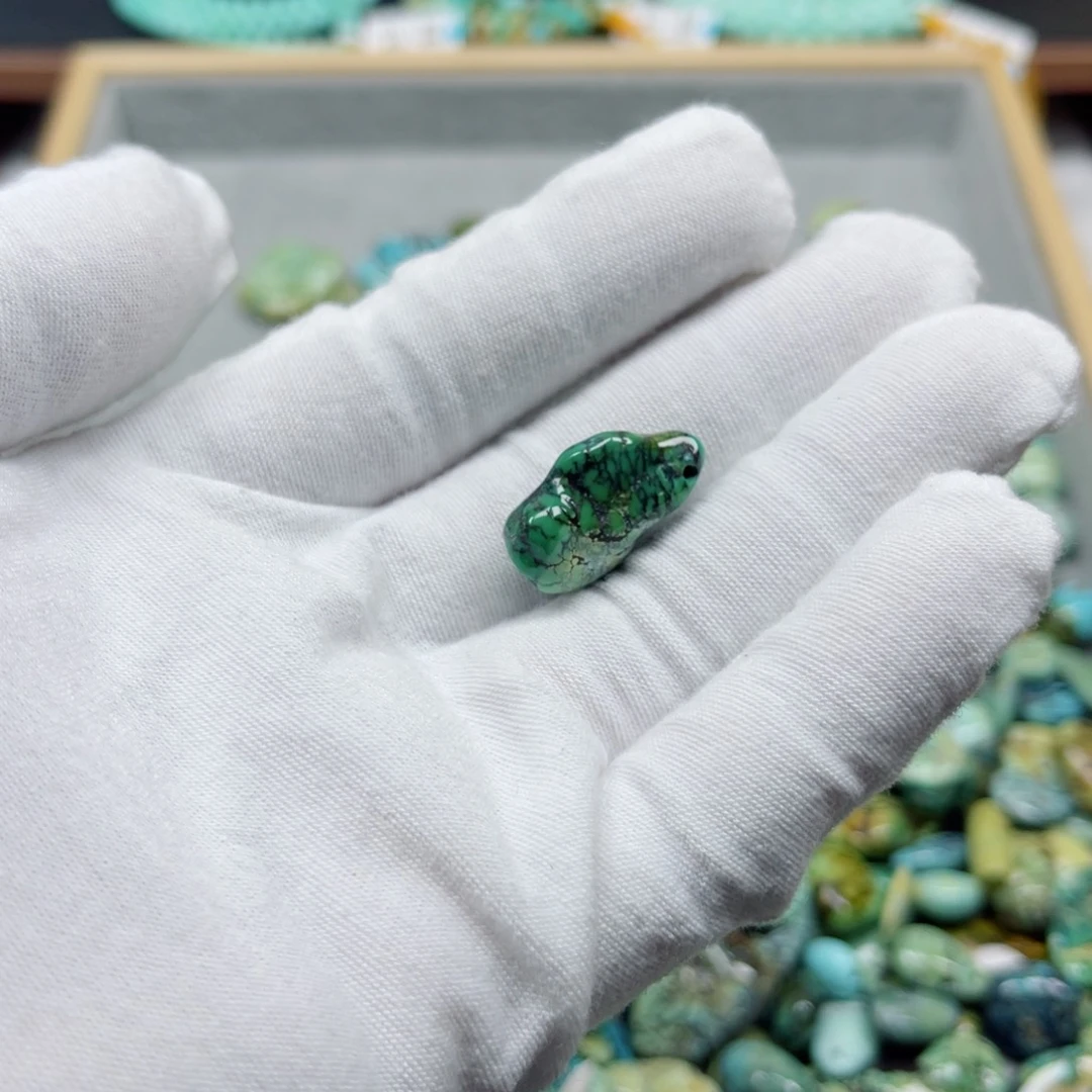 绿松石未镶嵌挂件