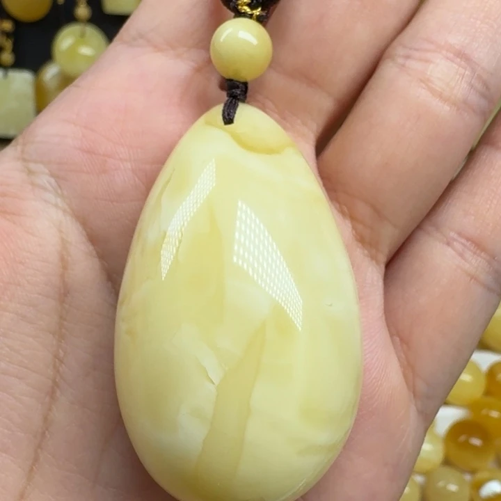 蜜蜡未镶嵌珠宝奇石