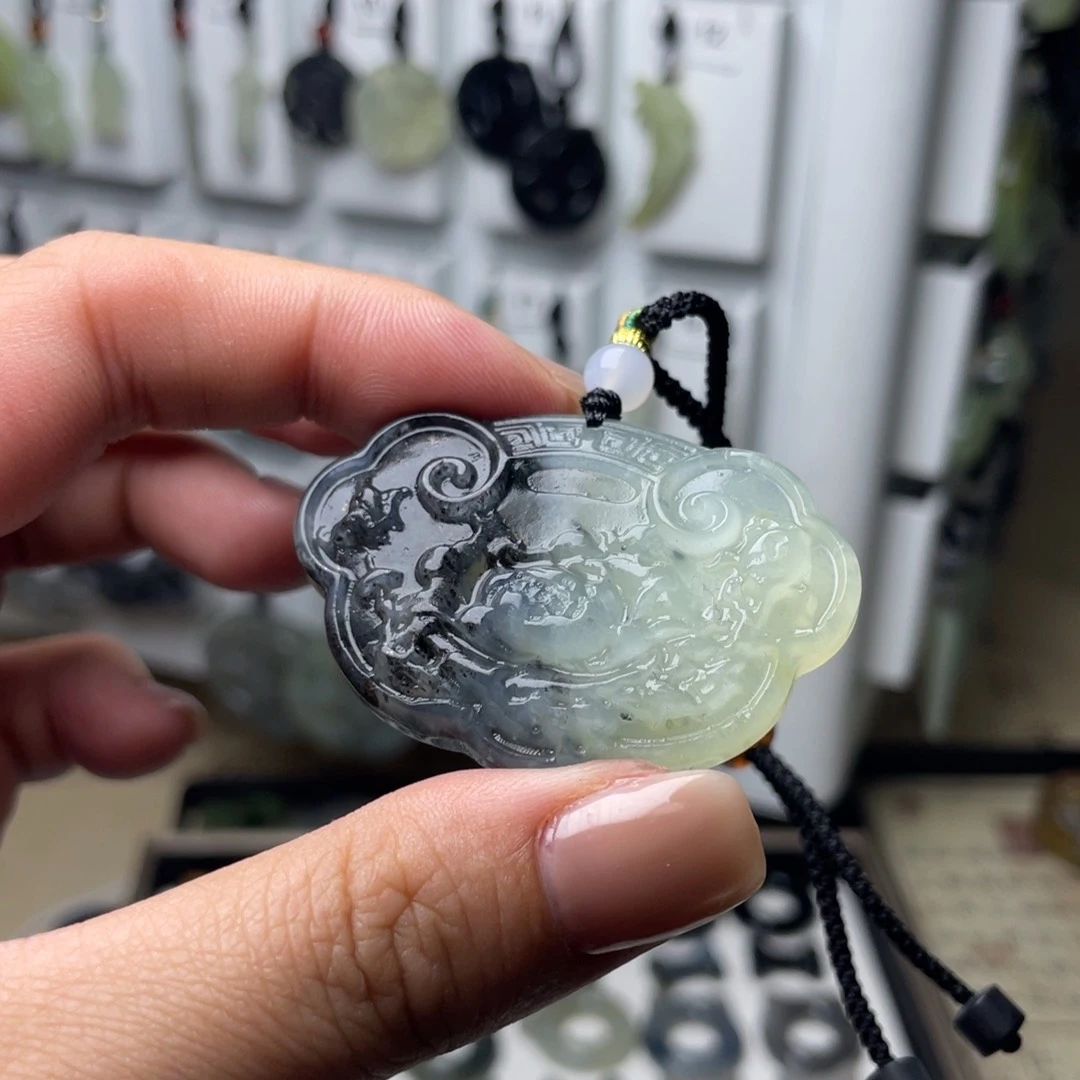岫玉颈饰未镶嵌凉****心花锁
