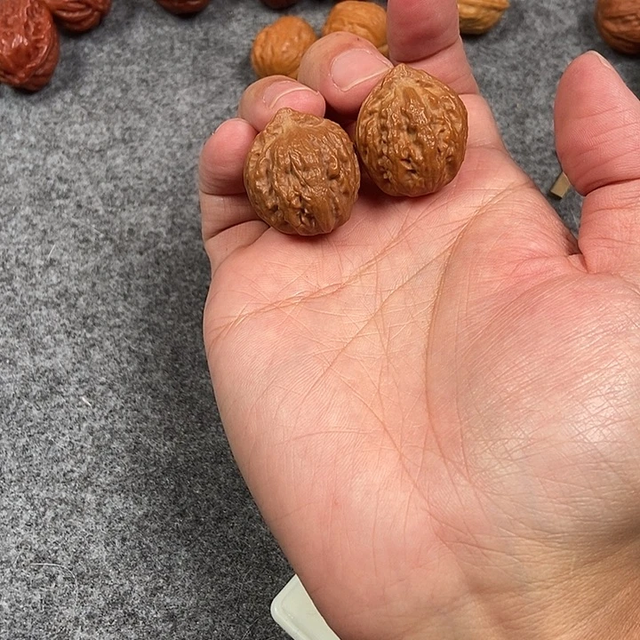 文玩核桃吊坠金公子