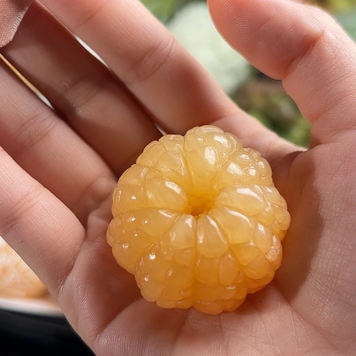 往***风未镶嵌蛇纹石玉珠宝奇石