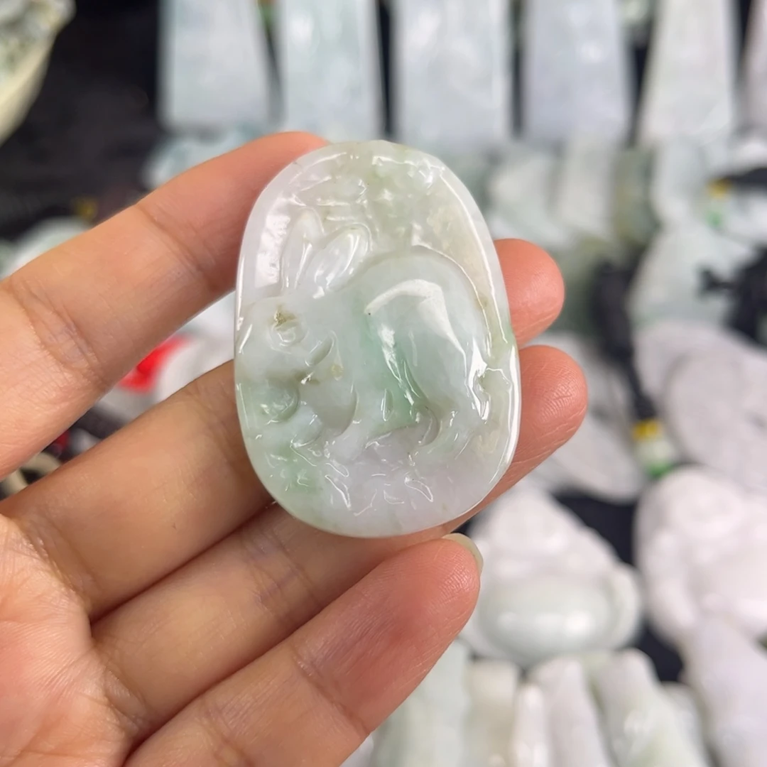 翡翠未镶嵌吊坠(不含链)瑕疵