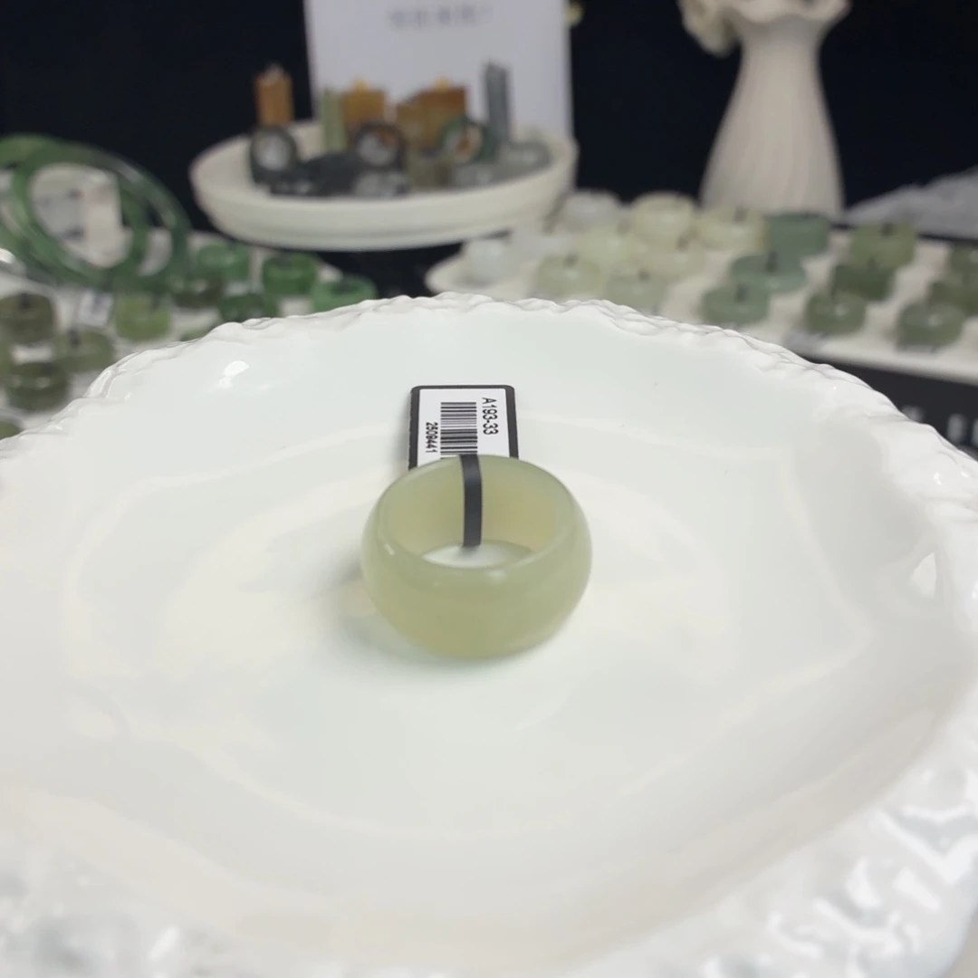 和田玉（糖玉）未镶嵌戒指Q155晴水轮胎17.7不退换